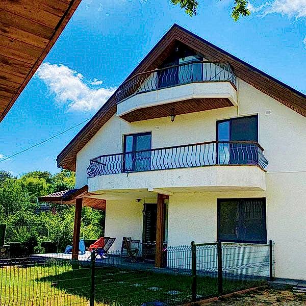 Neşeli Köpek Oteli