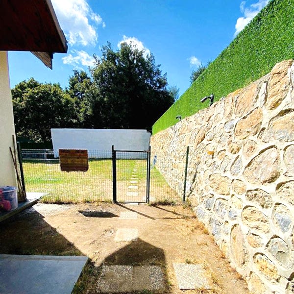 Neşeli Köpek Kreşi